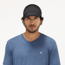 Carica l'immagine nel visualizzatore di Gallery, Model Front: Uv Line Berretto Cap Uvpro Preto Upf50+

