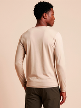 Carica l'immagine nel visualizzatore di Gallery, Model Back: Uv Line Magliette Uomo Longsleeve New Fit Masc Sand Upf50+
