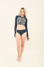 Carica l'immagine nel visualizzatore di Gallery, Model Front: Uv Line Completo Set Dalia Marinho Upf50+
