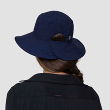 Carica l'immagine nel visualizzatore di Gallery, Model Back: Uv Line Cappello Alla Pescatore Hat California Nac Fem Navy Blue Upf50+
