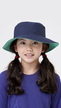 Carica l'immagine nel visualizzatore di Gallery, Model Front: Uv Line Cappello Morbido Hat California Inf Navy Blue Lagoa Upf50+
