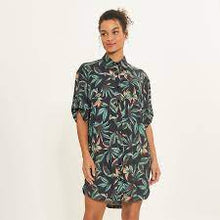 Carica l&#39;immagine nel visualizzatore di Gallery, Shirtdress Copacabana Surfloral UPF50+
