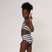 Carica l&#39;immagine nel visualizzatore di Gallery, Model Back: Uv Line Due Pezzi Bambina Bikini Set Listras Upf50+
