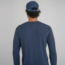 Carica l&#39;immagine nel visualizzatore di Gallery, Model Back: Uv Line Berretto Cap New Fit Marinho Upf50+
