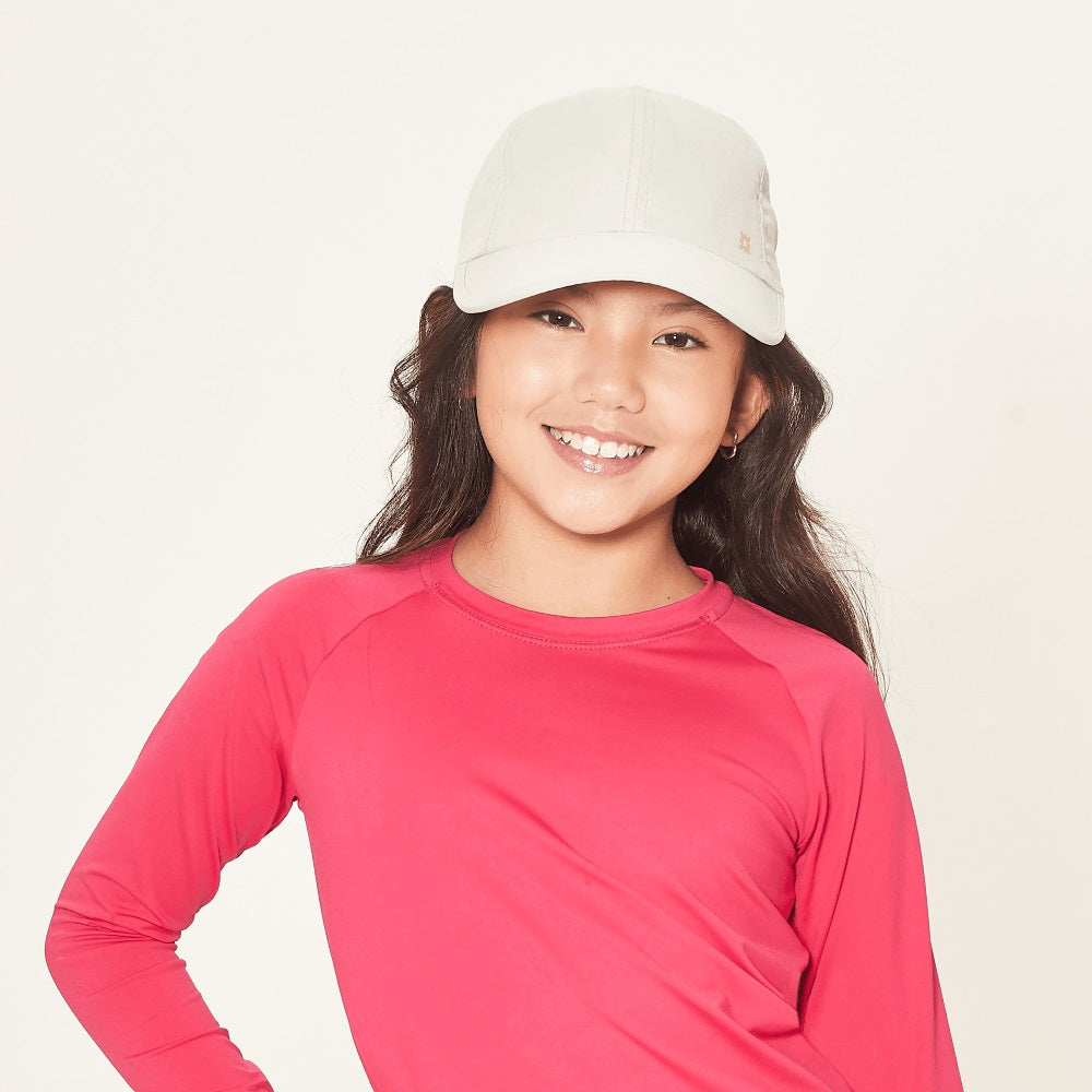 Model Front: Uv Line Berretto Cap Teen Colors Areia Upf50+
