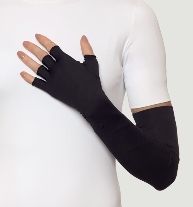 Model Front: Uv Line Guanti Extra Long Glove Preto Upf50+