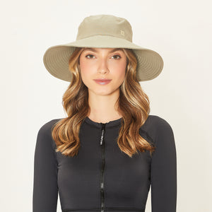 Model Front: Uv Line Cappello Morbido Lyon Kaki Upf50+