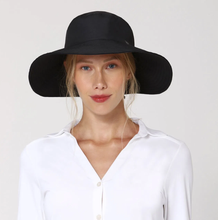 Carica l&#39;immagine nel visualizzatore di Gallery, Model Front: Uv Line Cappello Morbido Lyon Preto
