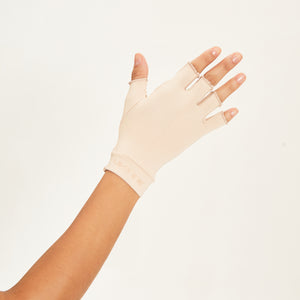 Model Back: Uv Line Guanti Medium Glove Beige Upf50+