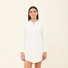 Carica l&#39;immagine nel visualizzatore di Gallery, Model Front: Uv Line Camicia Shirtdress Copenhagen Offwhite Upf50+
