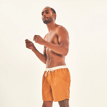 Carica l&#39;immagine nel visualizzatore di Gallery, Image 03: Uv Line Bermuda / Uomo Shorts Boxer Ocre Upf50+

