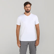 Carica l&#39;immagine nel visualizzatore di Gallery, Model Front: Uv Line Top Da Fitness Sport Fit Mas Branco Upf50+
