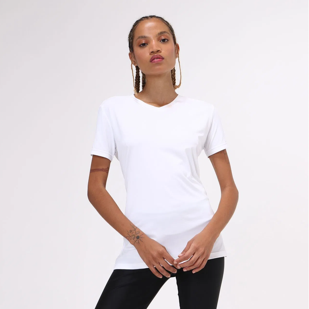 Model Front: Uv Line Top Da Fitness T-Shirt Sport Fit Branco Upf50+