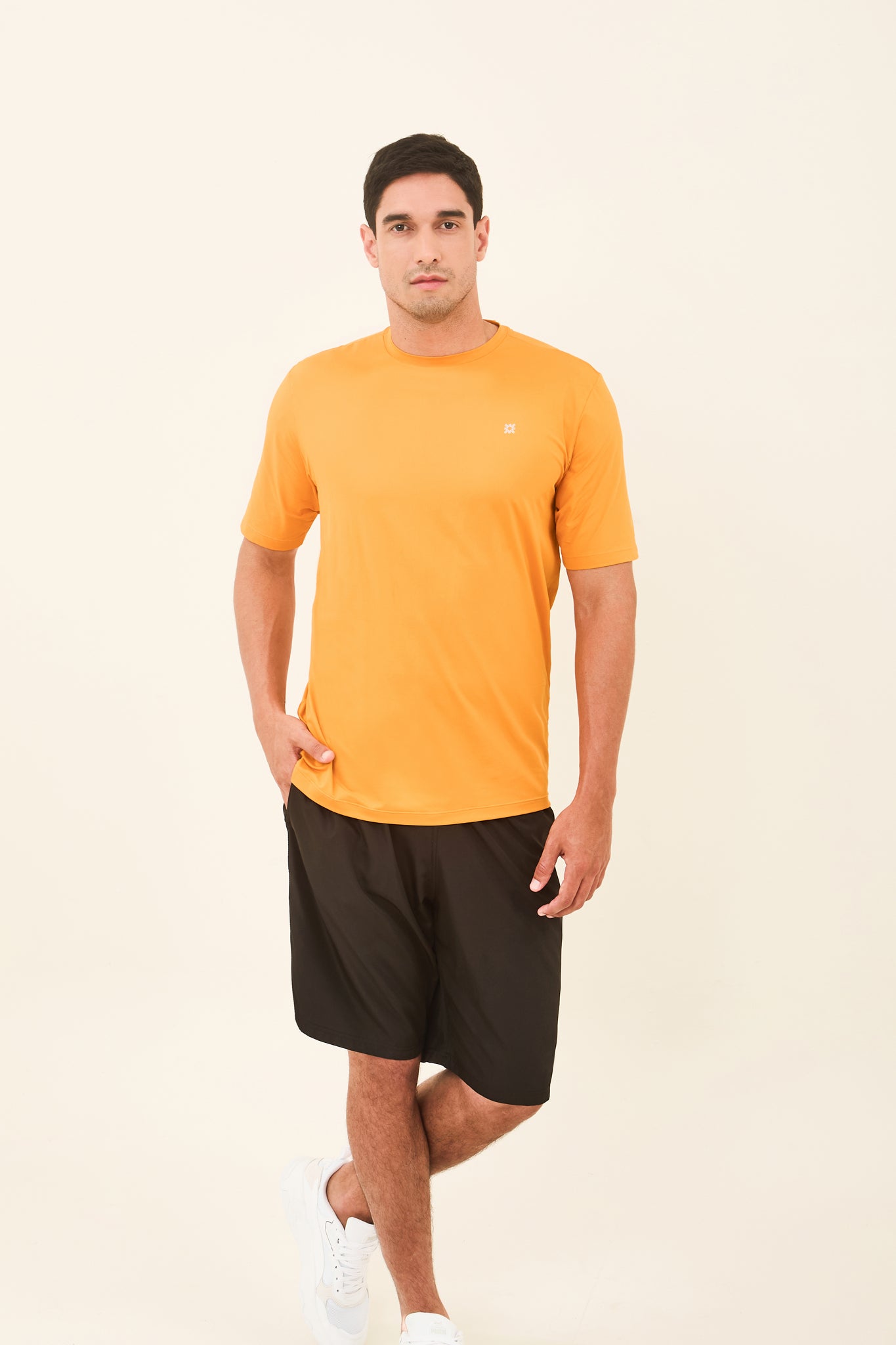 Model Front: Uv Line Magliette Uomo T-Shirt Uvpro Laranja Upf50+