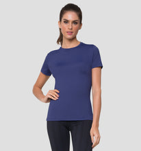 Carica l&#39;immagine nel visualizzatore di Gallery, Model Back: Uv Line Top Da Fitness Uvpro Br Mc Marinho Fem
