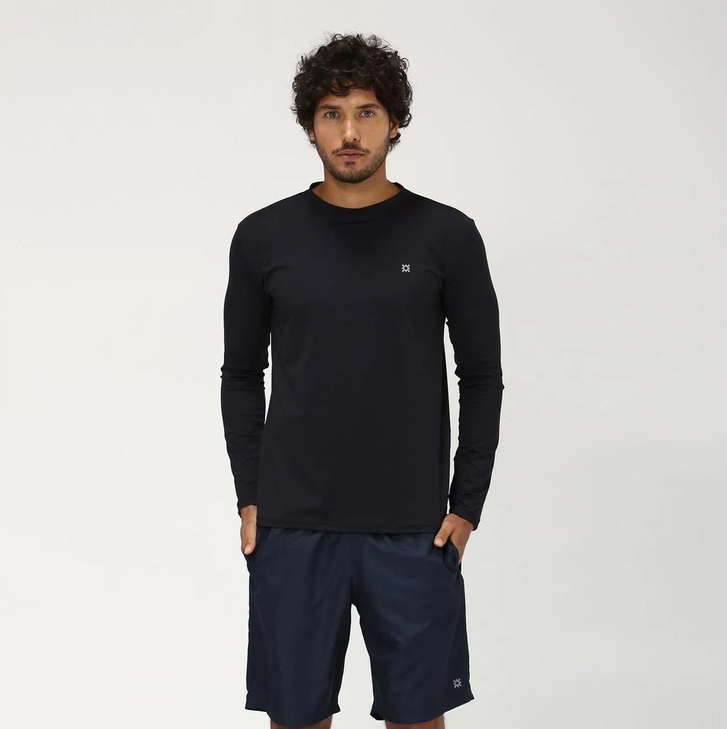 Model Front: Uv Line Protezioni Da Eruzioni Uvpro Br Ml Preto Msc